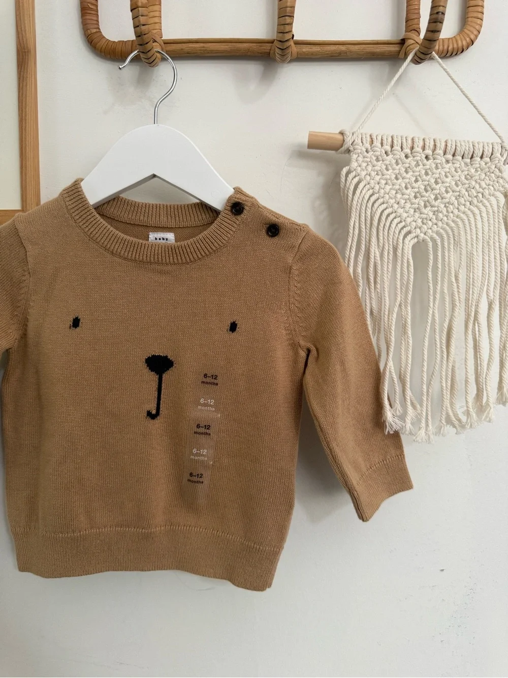 GAP - 6-12m - NWT bear sweater